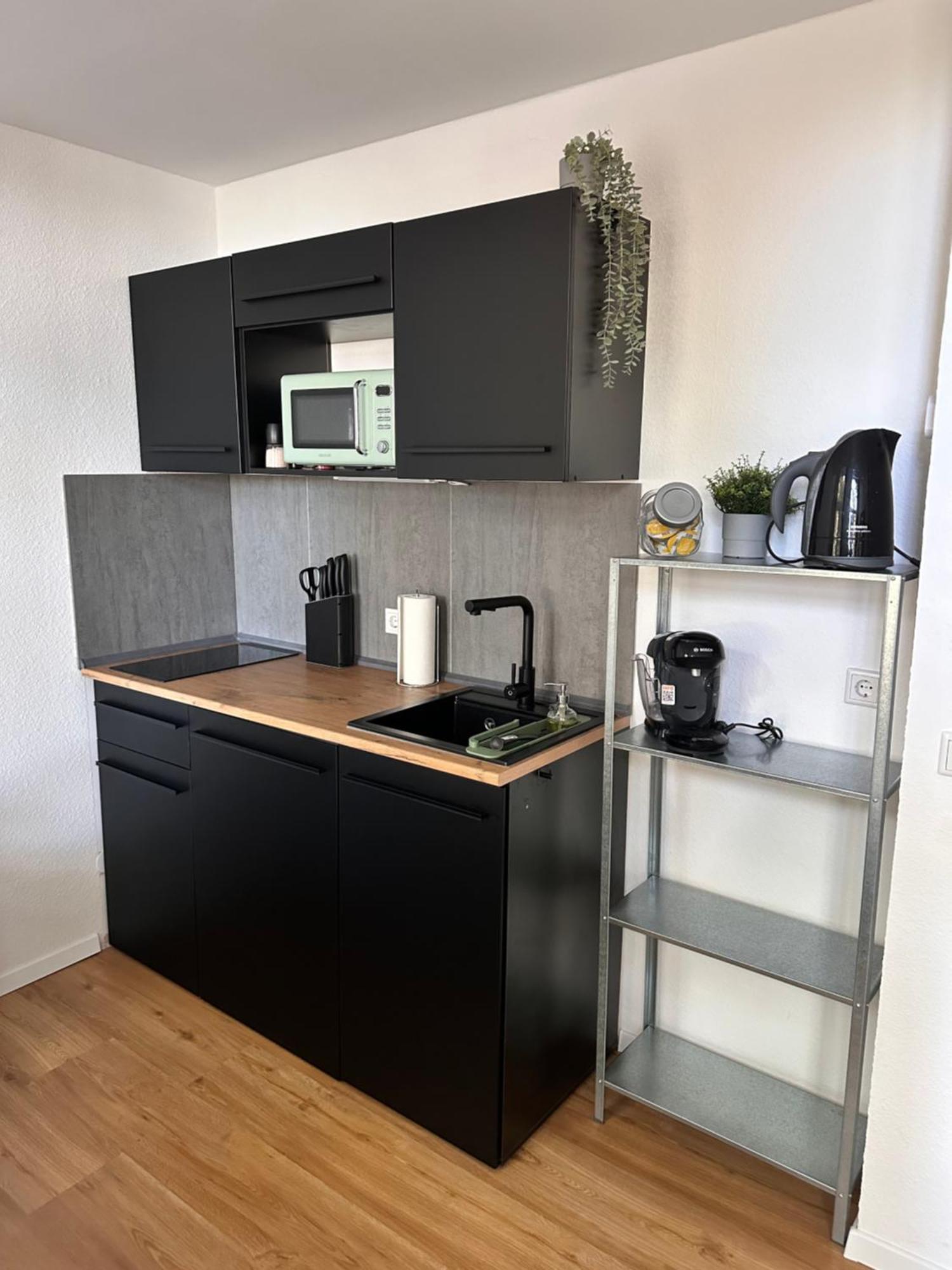 Zentrales Apartment Mit Parkplatz Хокенхайм Екстериор снимка