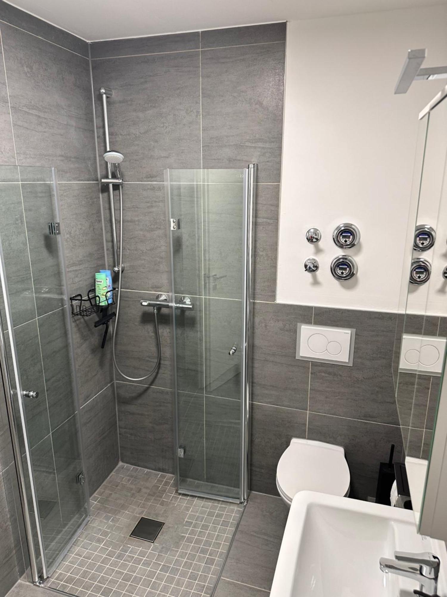 Zentrales Apartment Mit Parkplatz Хокенхайм Екстериор снимка