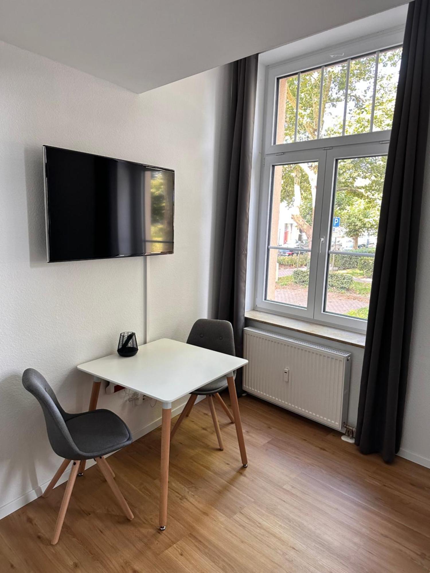 Zentrales Apartment Mit Parkplatz Хокенхайм Екстериор снимка